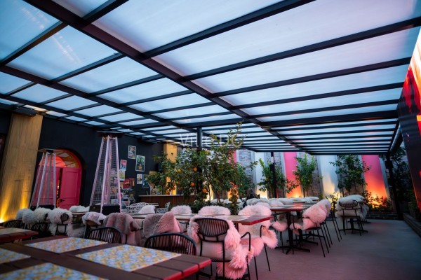 Cobertura Retrátil: conforto para o cliente e retorno para o empresário