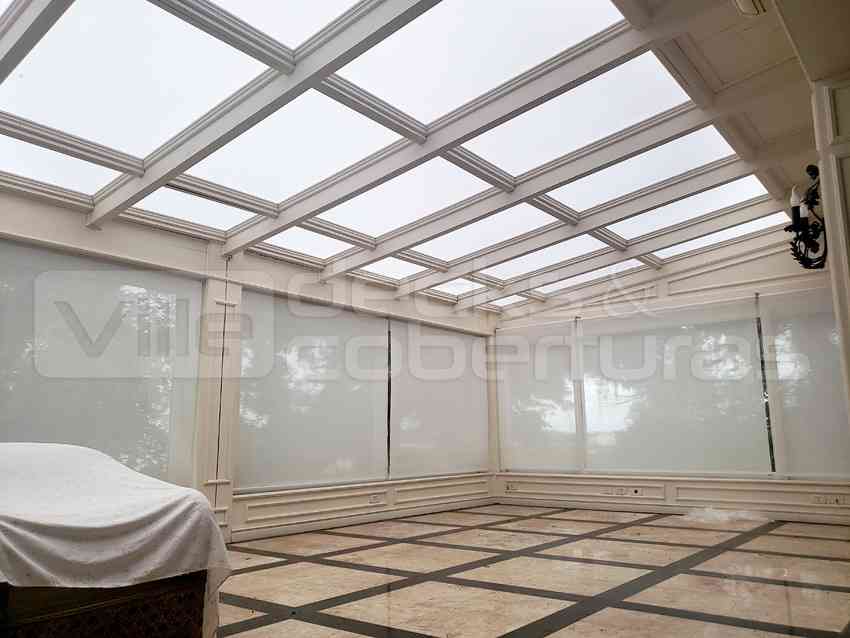 Cobertura de Policarbonato Polyshade em Pérgola Quadriculada de Madeira em Lages / SC